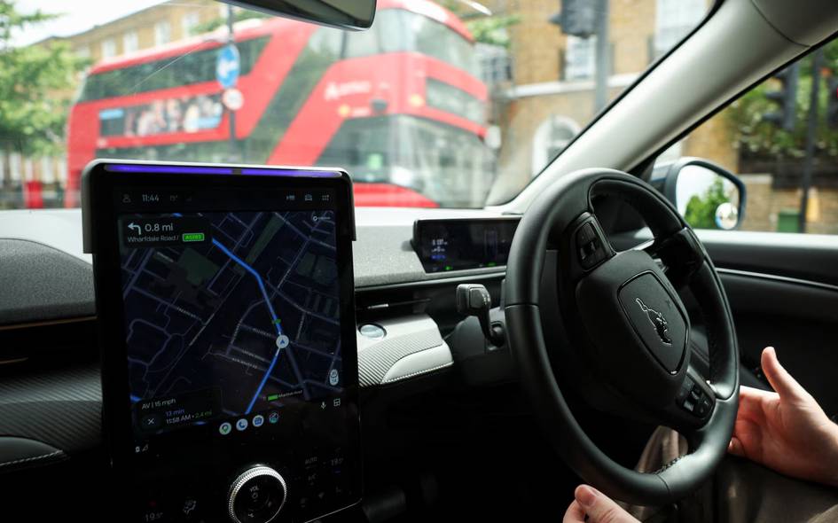 Лондонда Uber ва Wayve илк роботаксиларни ишга туширди